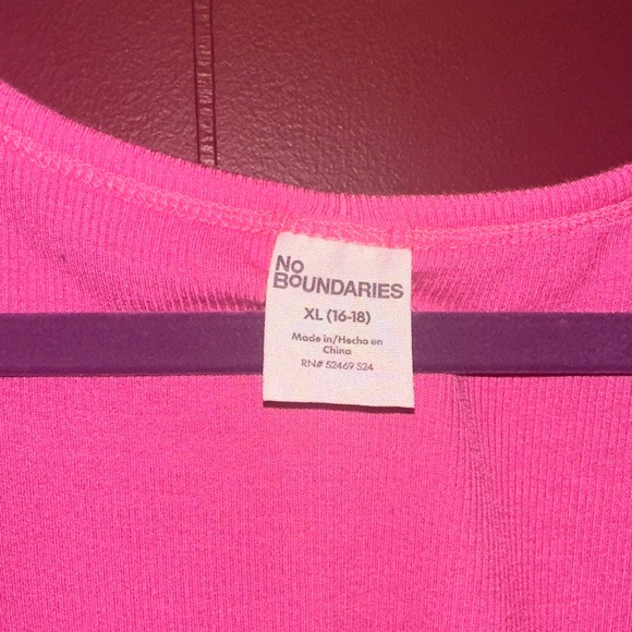 NWOT No Boundaries Bright Pink Crop Top - Picture 2 of 2